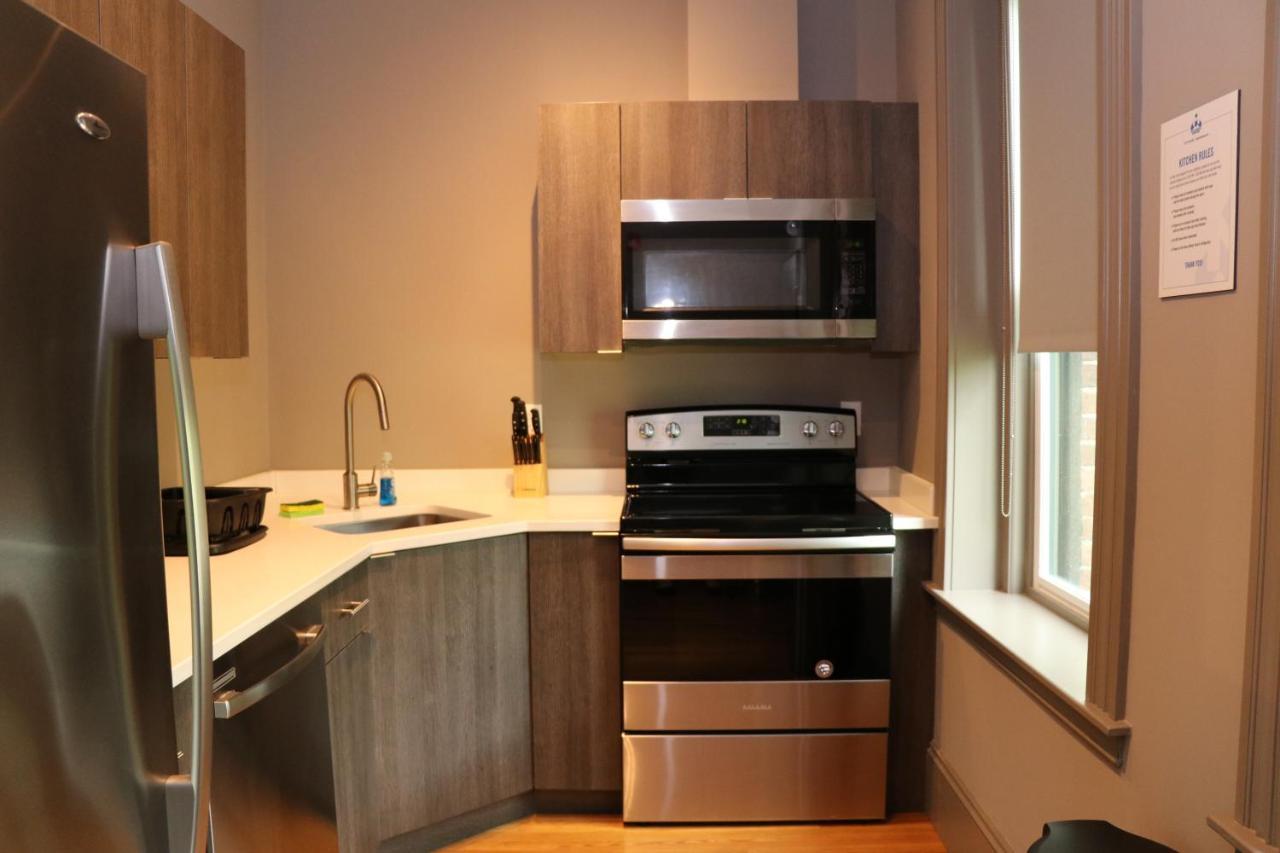 A Stylish Stay W/ A Queen Bed, Heated Floors.. #1 Brookline Exterior photo