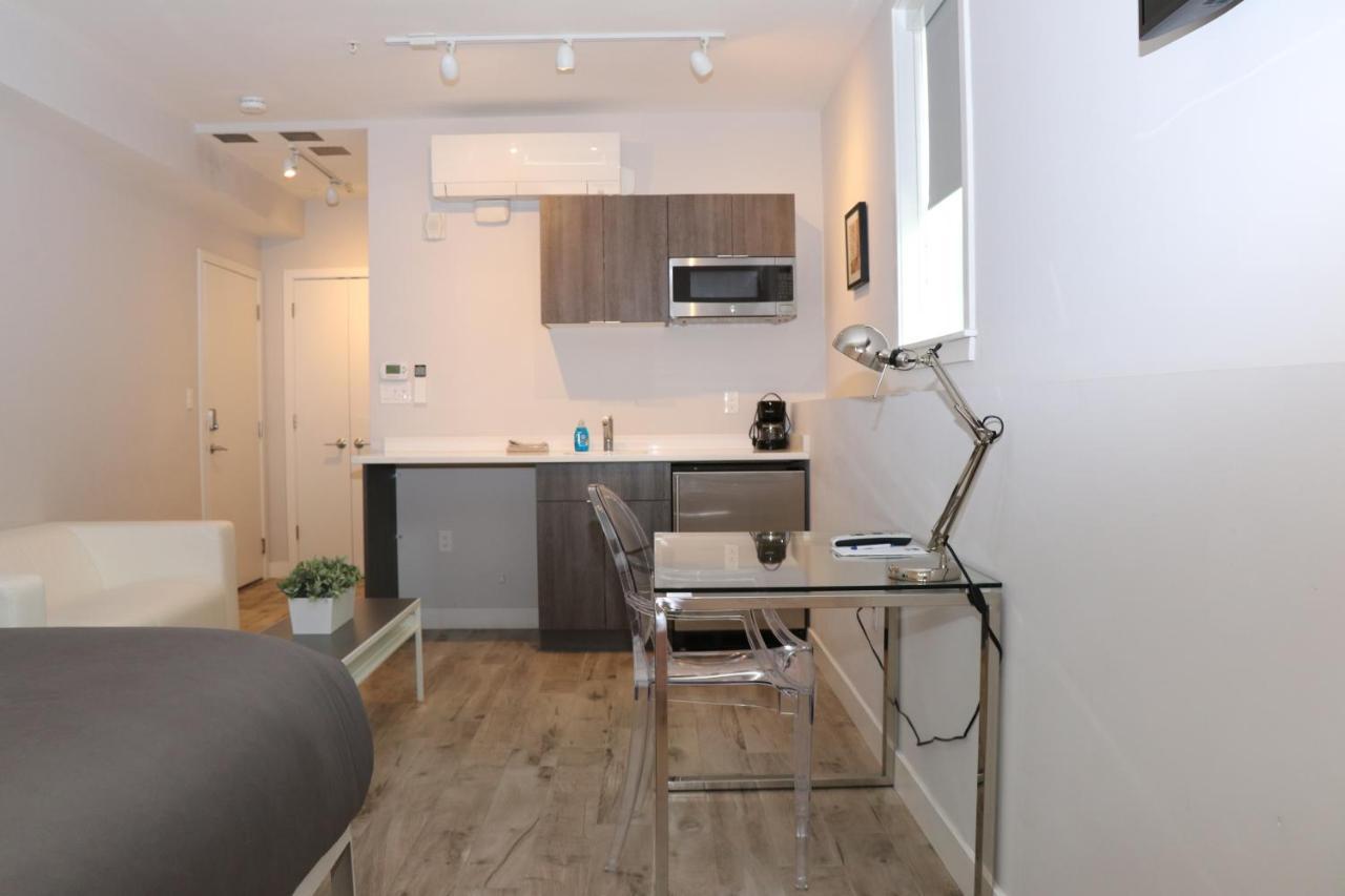 A Stylish Stay W/ A Queen Bed, Heated Floors.. #1 Brookline Exterior photo